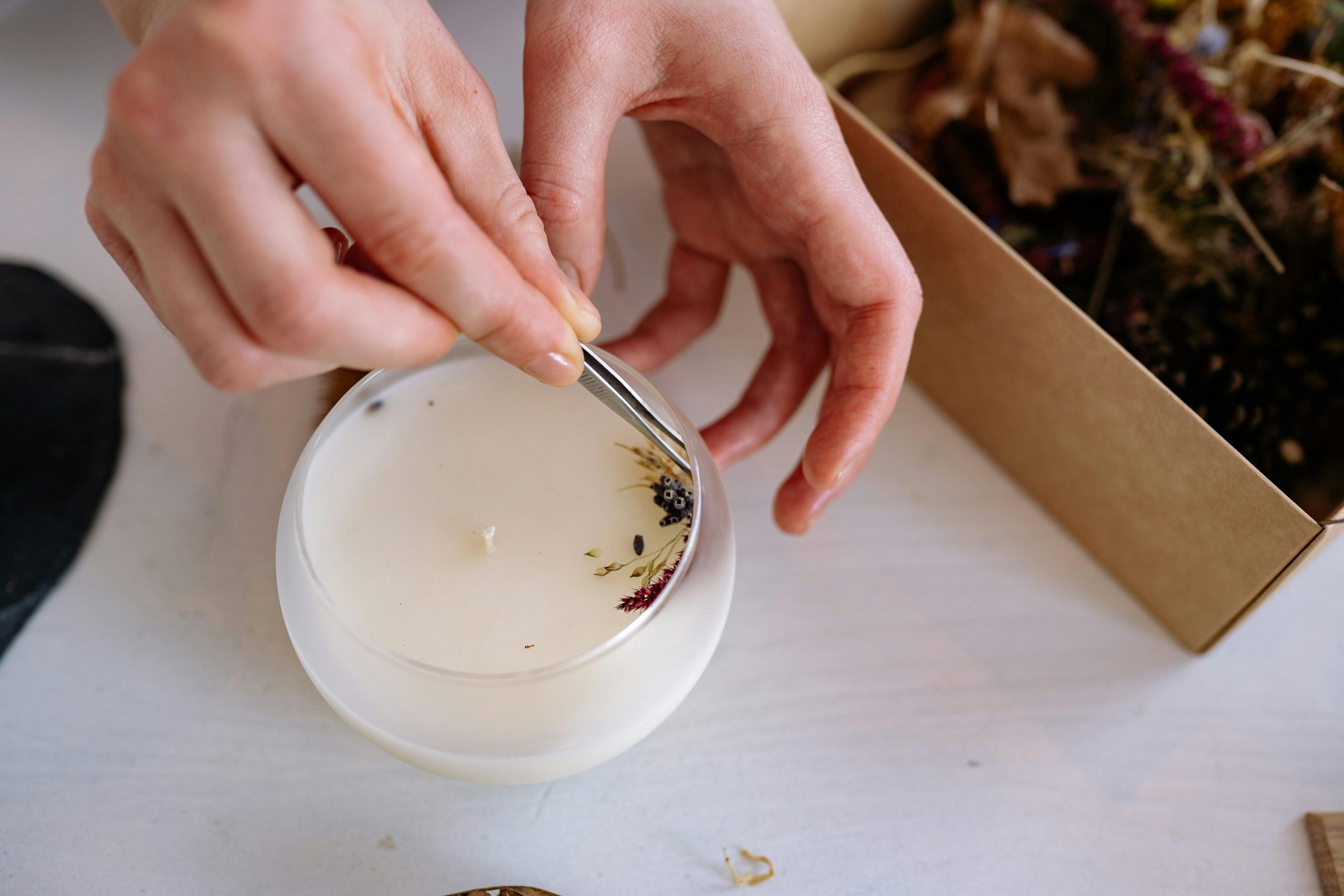Transparent-Floral-Candle-Making